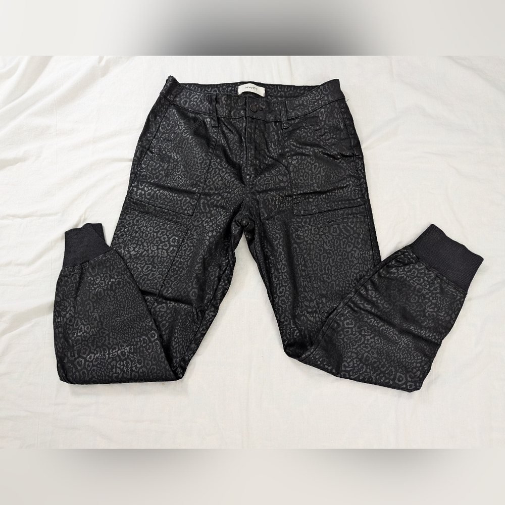 Level99 Black Leopard Print Ankle Jeans